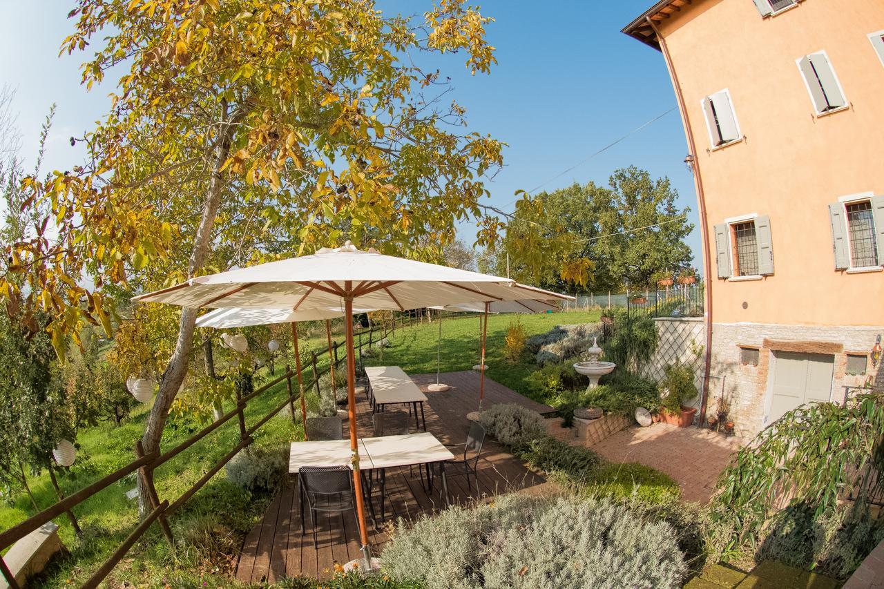 Гостевой дом Agriturismo Podere Diamante Кастельветро-ди-Модена Экстерьер фото